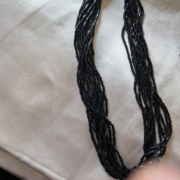Vintage shiny black necklace/beaded earrings/bracelet - Picture 2 of 8